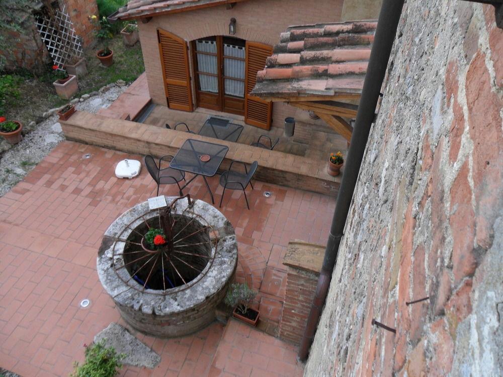 Fullino Nero Rta - Residenza Turistico Alberghiera Siena Bagian luar foto