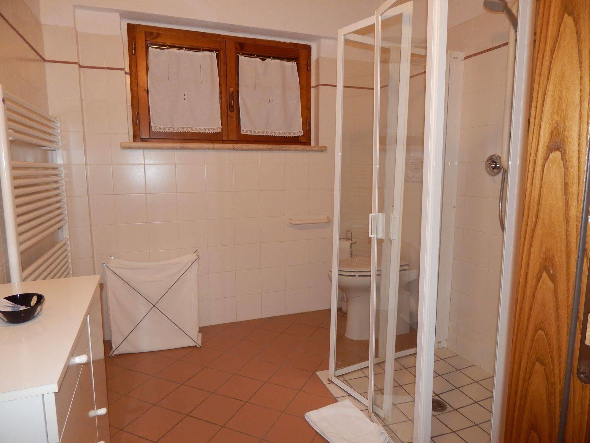 Fullino Nero Rta - Residenza Turistico Alberghiera Siena Bagian luar foto