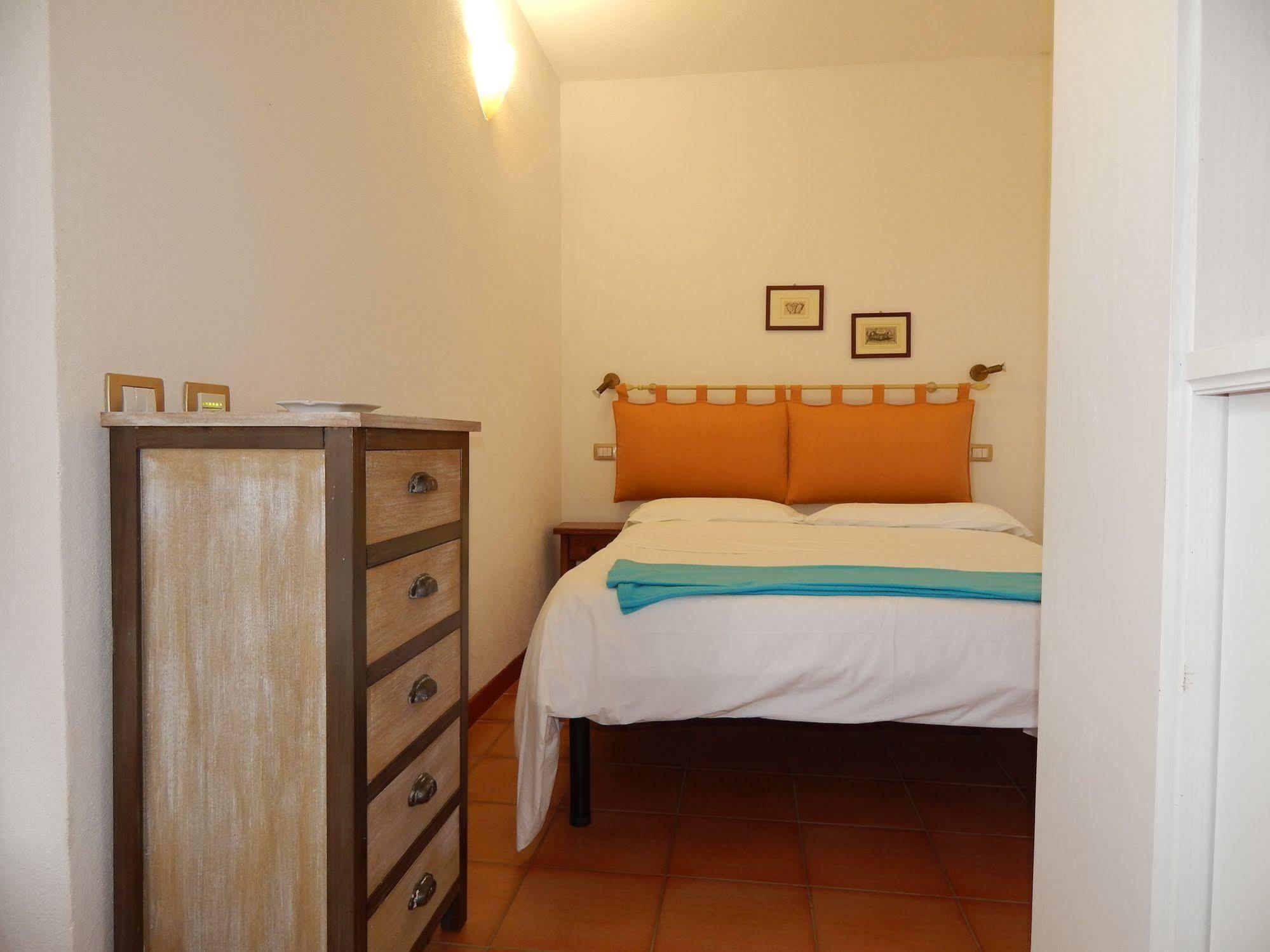 Fullino Nero Rta - Residenza Turistico Alberghiera Siena Bagian luar foto