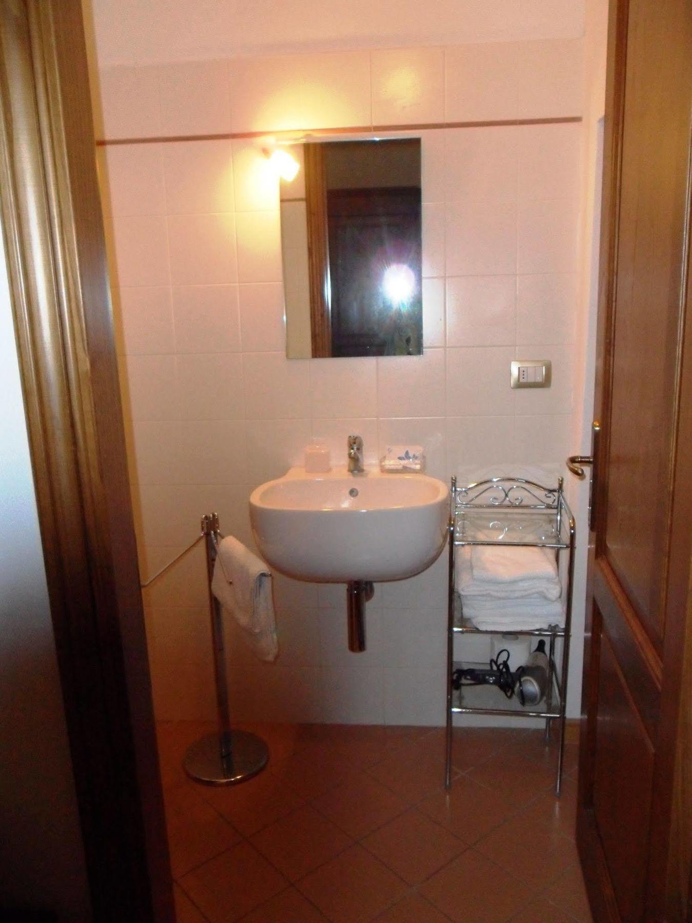Fullino Nero Rta - Residenza Turistico Alberghiera Siena Bagian luar foto