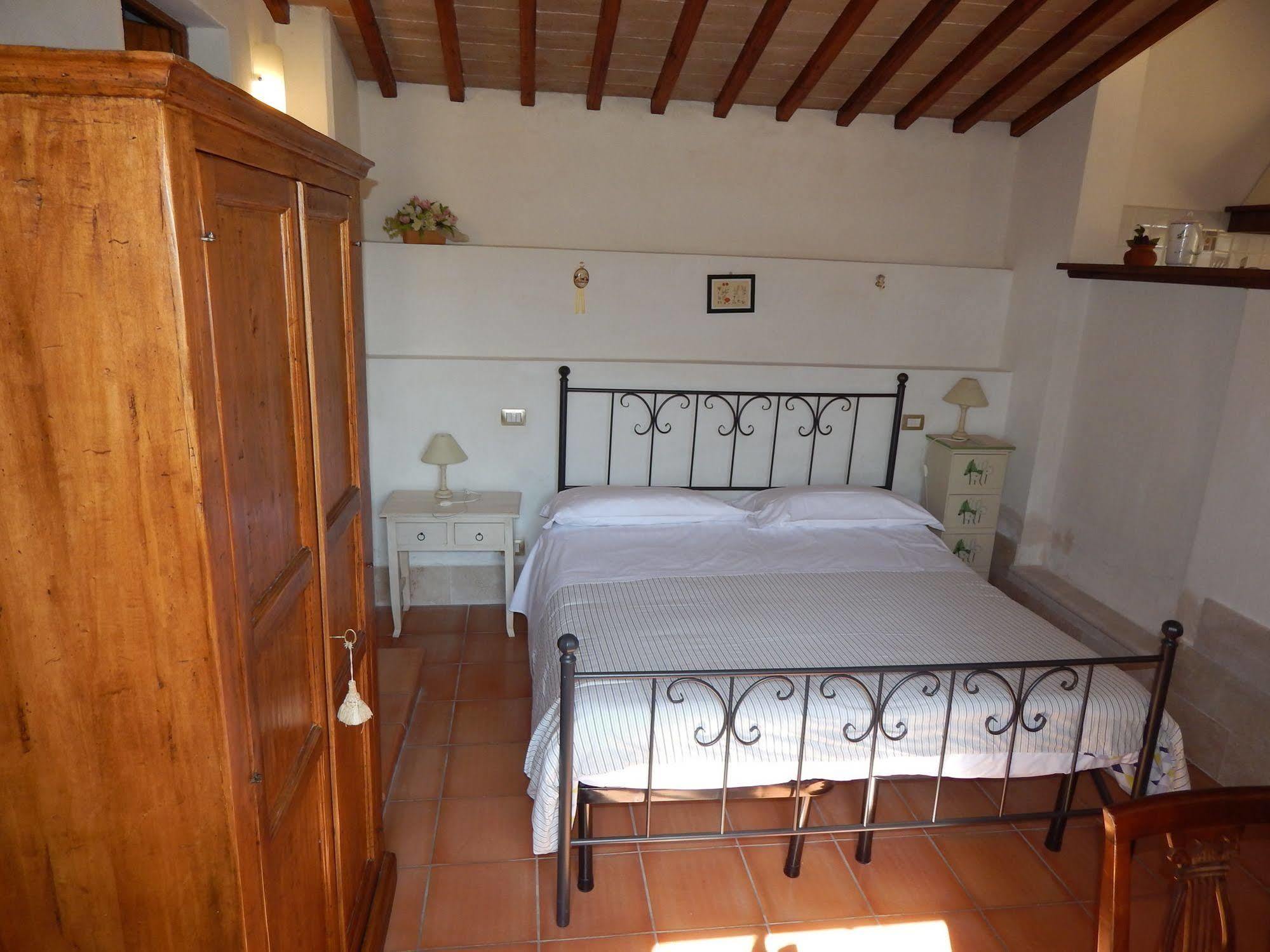Fullino Nero Rta - Residenza Turistico Alberghiera Siena Bagian luar foto