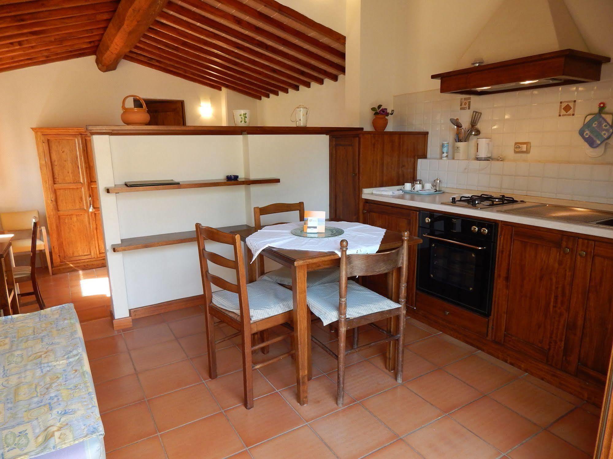 Fullino Nero Rta - Residenza Turistico Alberghiera Siena Bagian luar foto