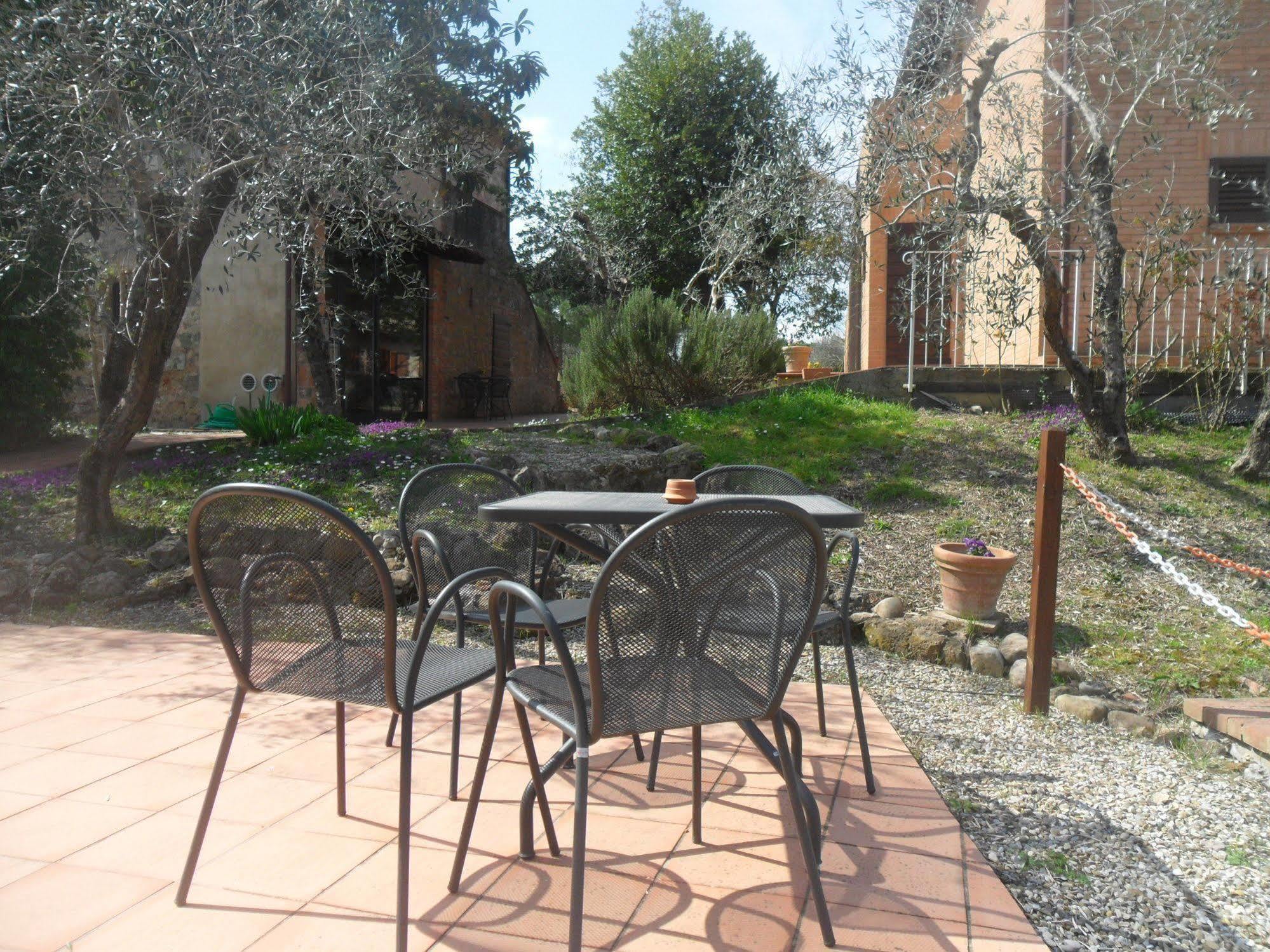 Fullino Nero Rta - Residenza Turistico Alberghiera Siena Bagian luar foto