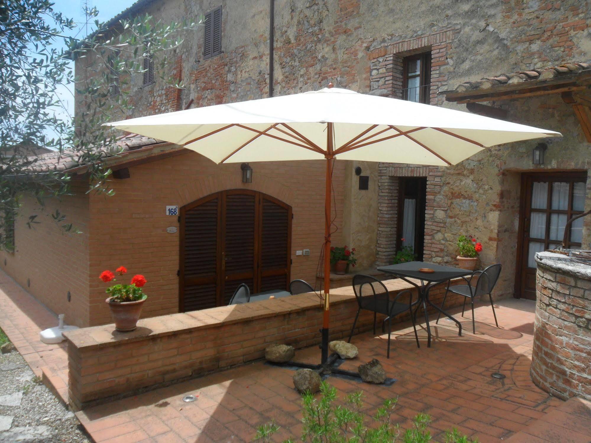 Fullino Nero Rta - Residenza Turistico Alberghiera Siena Bagian luar foto